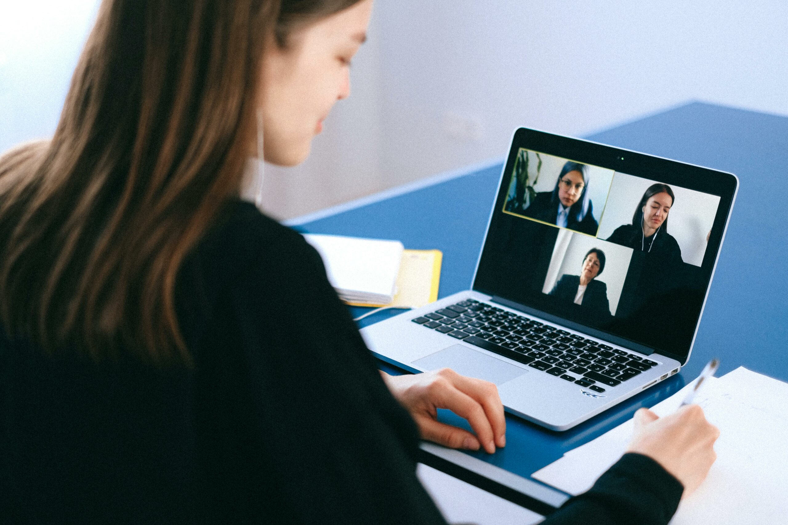 What is a Virtual Assistant Job?