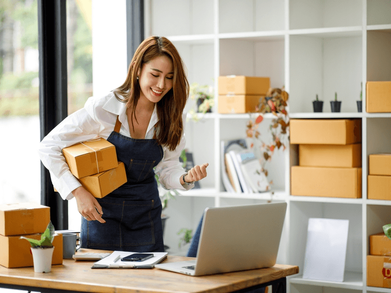 shipping packages and orders in business